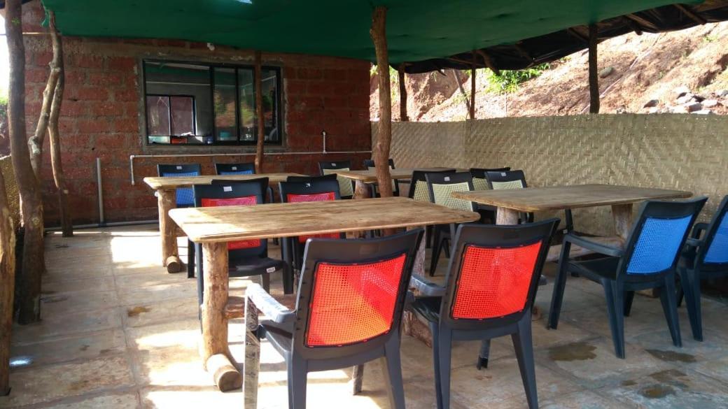 Vinee'S Kitchen And Motel Koynanagar Exterior photo